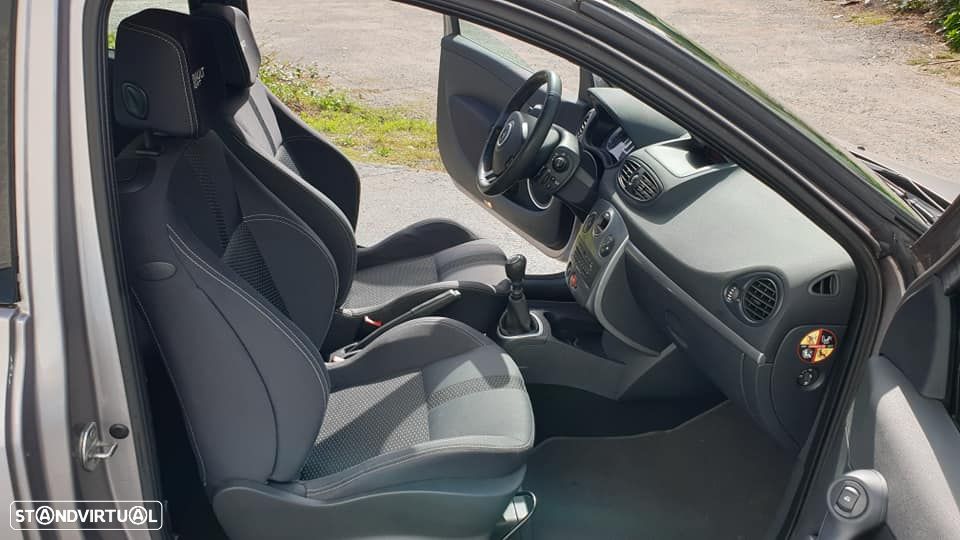 Renault Clio 2.0 16V Sport - 5