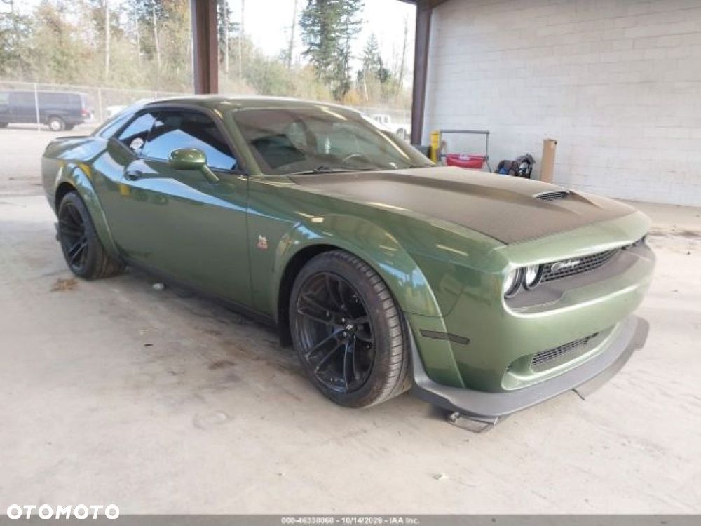 Dodge Challenger - 7