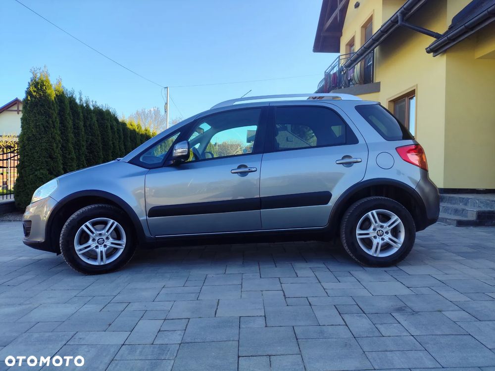 Suzuki SX4 Classic 1.6 VVT 4x4 Comfort - 2