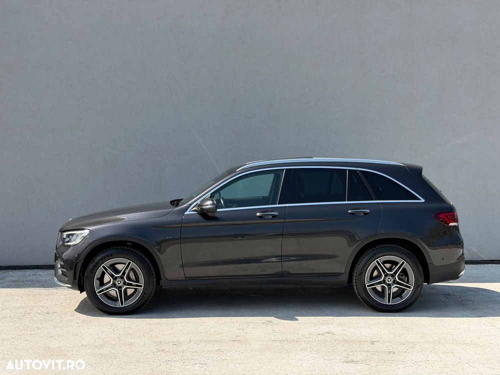Mercedes-Benz GLC 300 e 4MATIC - 3