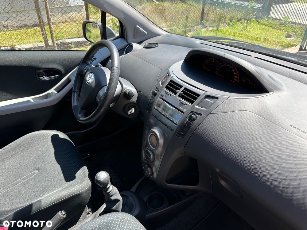 Toyota Yaris 1.33 VVT-i Life - 13