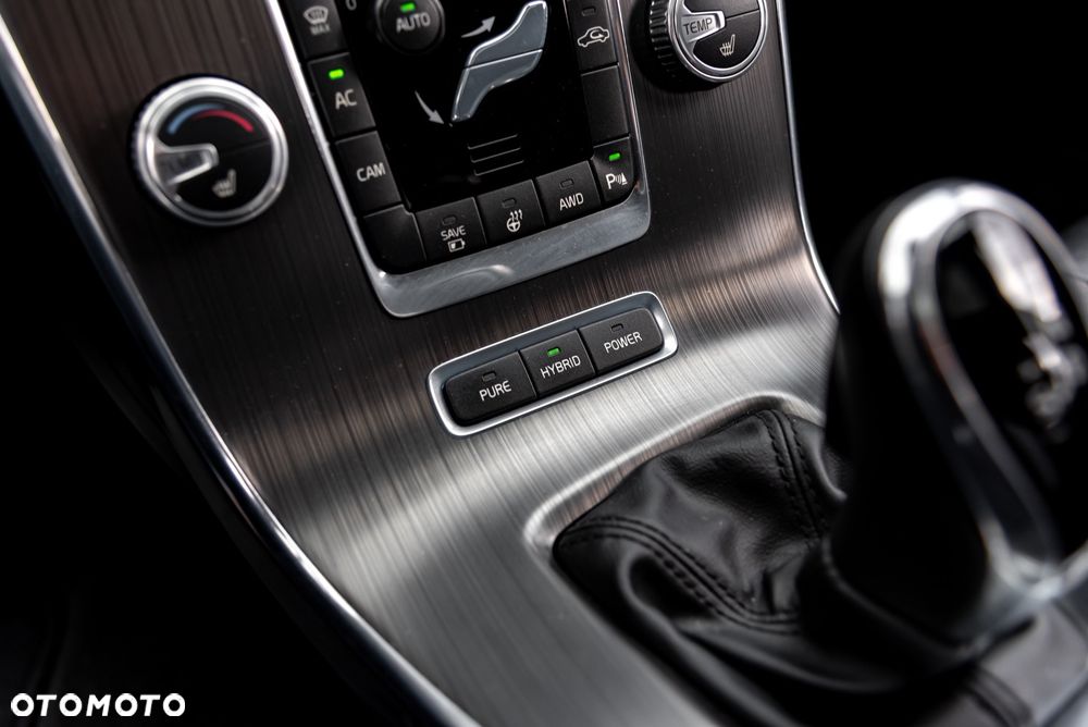 Volvo V60 D6 AWD Plug-in Hybrid Summum - 35