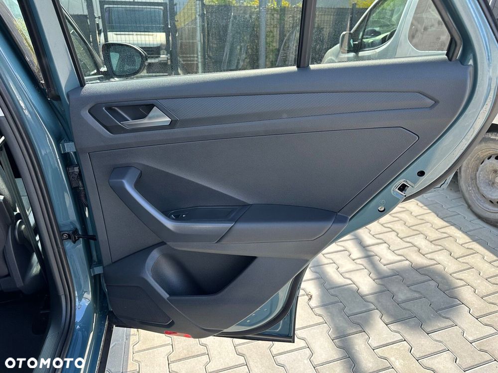 Volkswagen T-Roc - 16