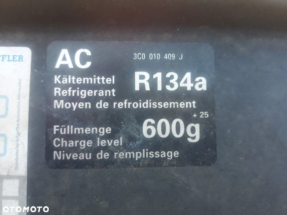 PAS PRZEDNI CHŁODNICA VOLKSWAGEN PASSAT B6 2,0 TFSI AUTOMAT  3C0010409J - 12