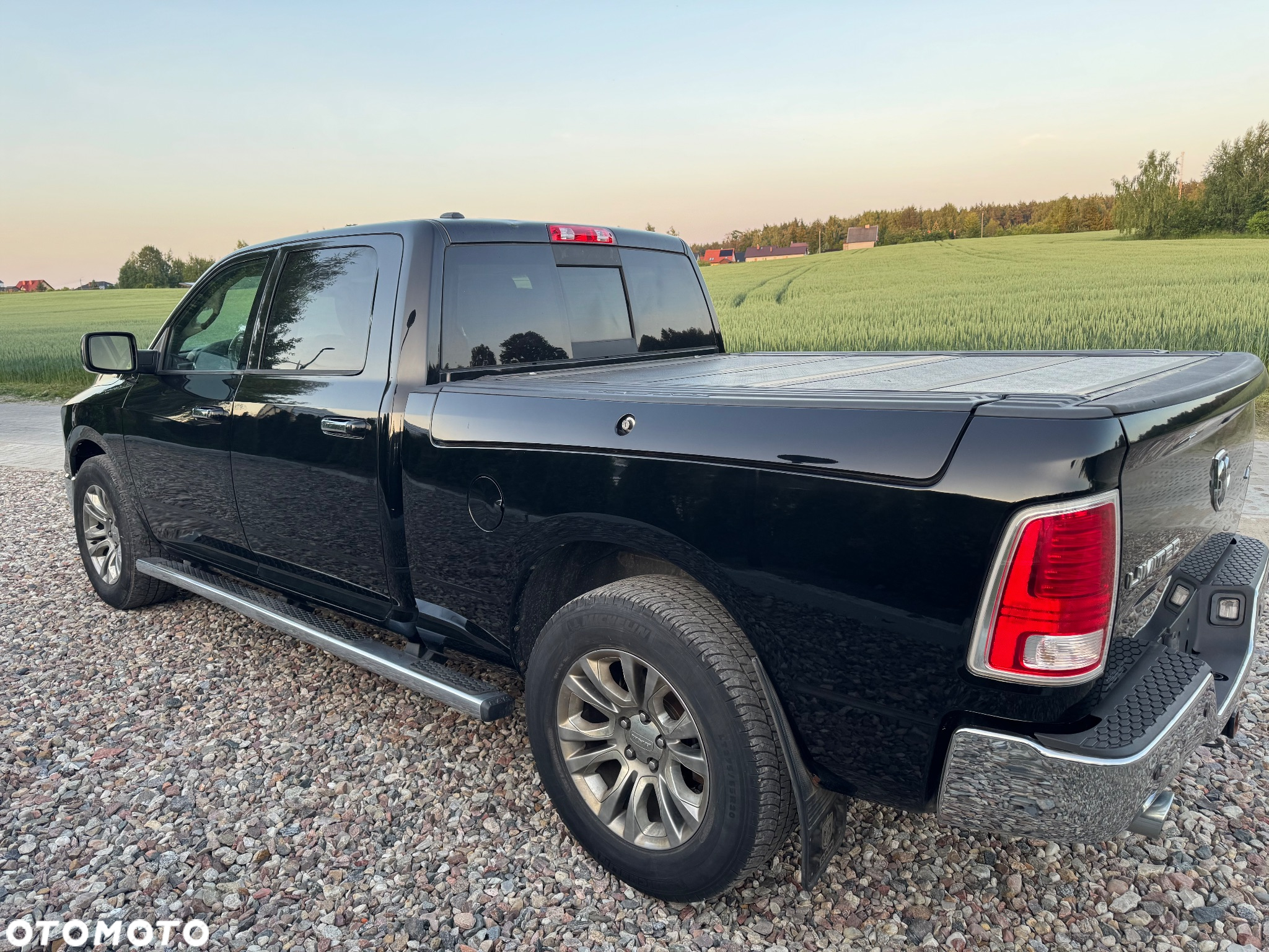 Dodge RAM 1500 5.7 4x4 - 8
