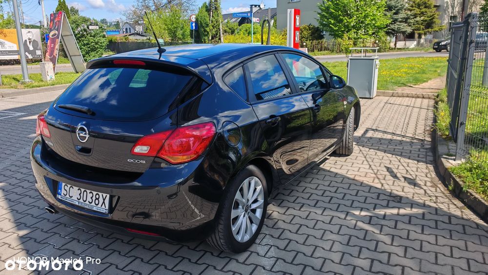 Opel Astra 1.4 Turbo 150 Jahre - 3