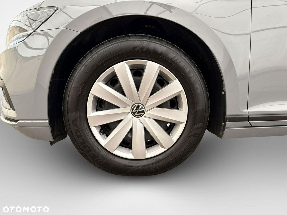 Volkswagen Passat - 21