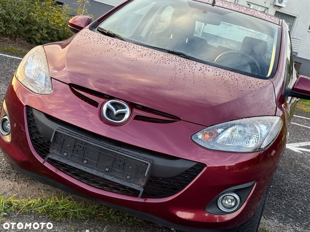Mazda 2 2011 photo 2