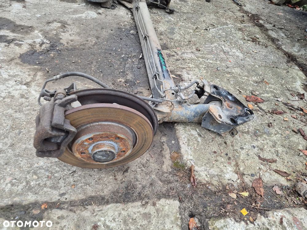 BELKA ZAWIESZENIA TYŁ PIASTY ZACISKI RENAULT KANGOO II 07-21r. - 4