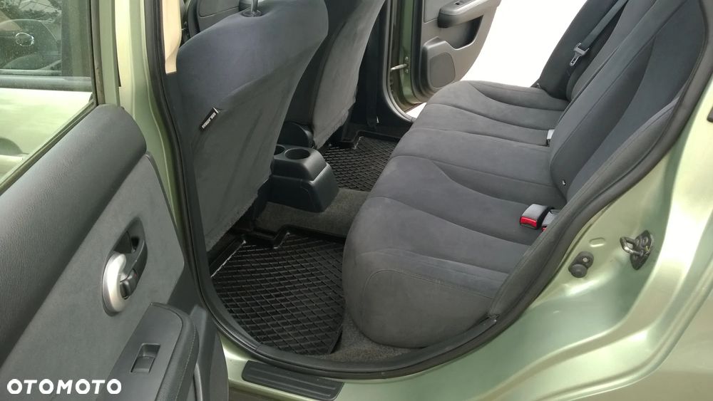 Nissan Tiida 1.6 Tekna - 9