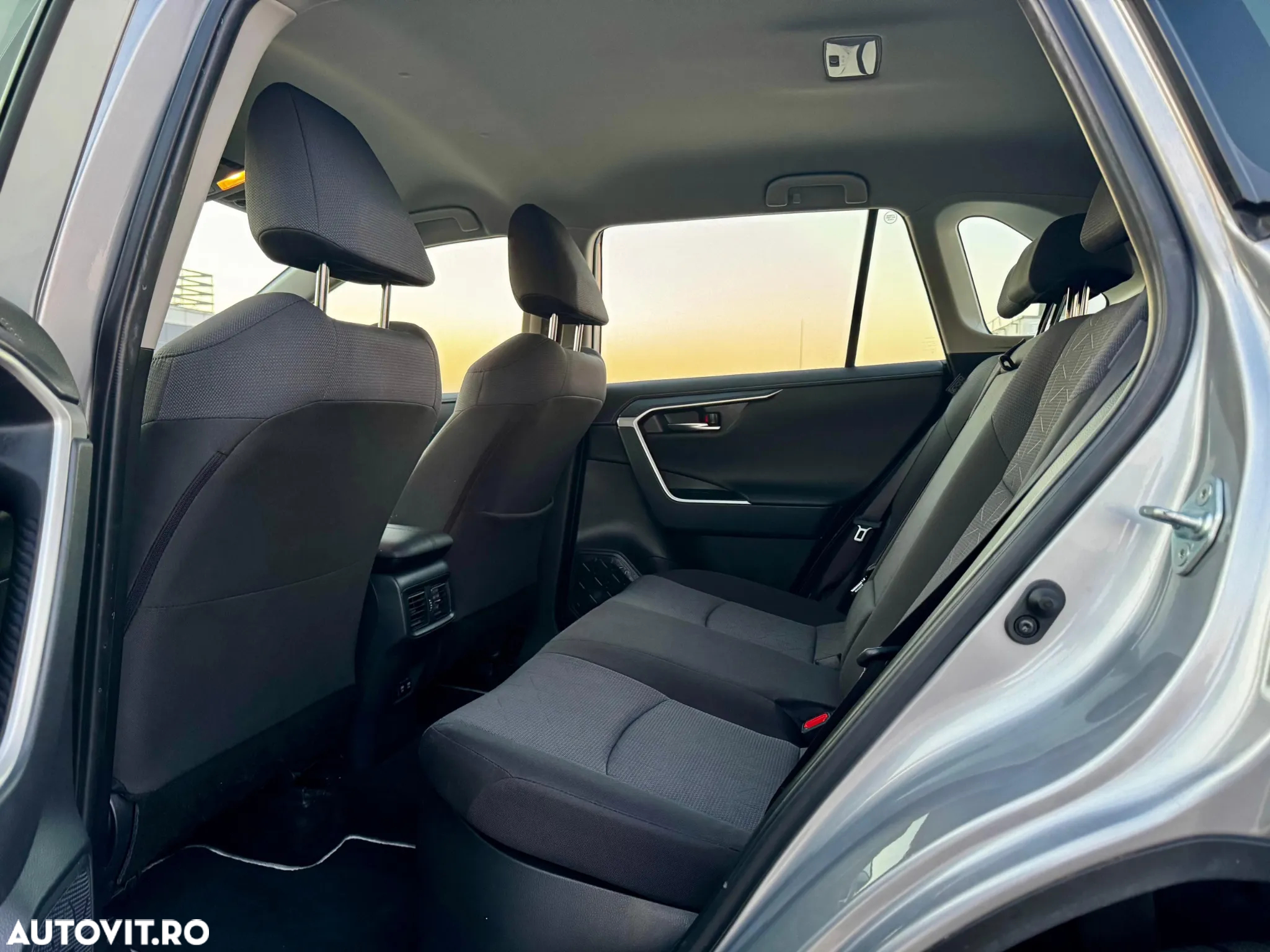 Toyota RAV4 2.5 Hybrid VVT-iE 4x2 Dynamic - 16