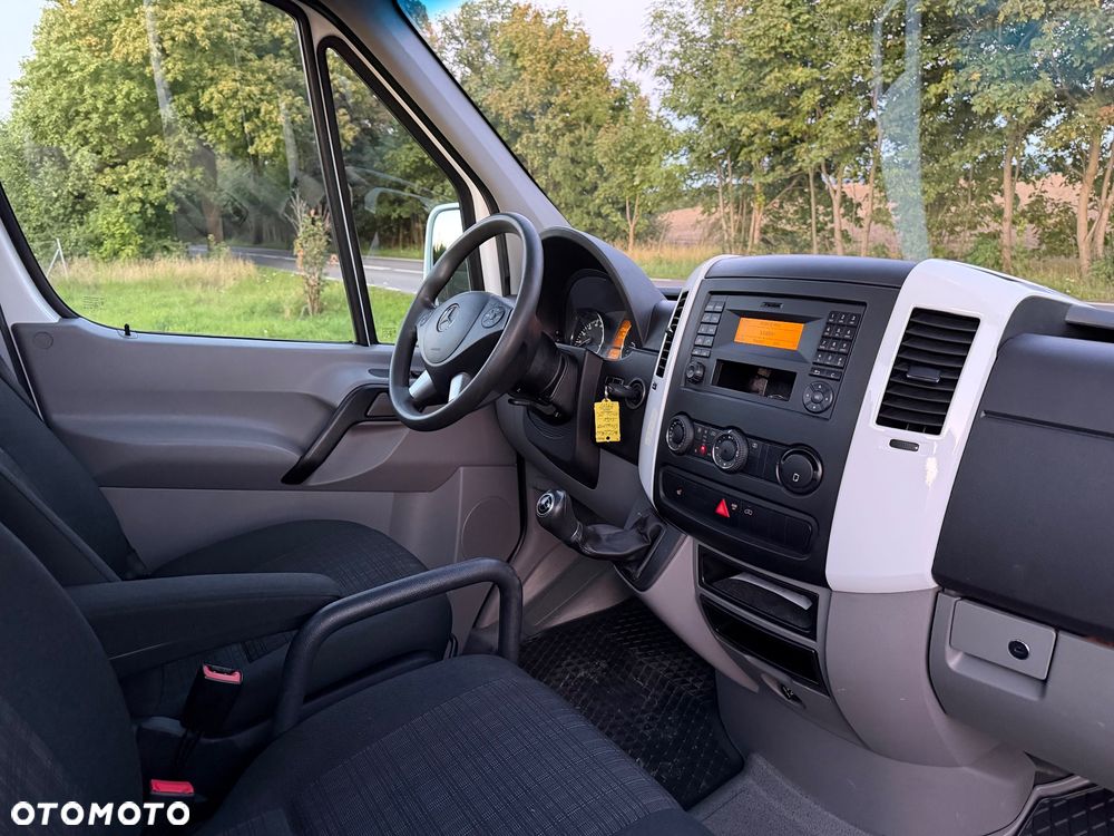 Mercedes-Benz Sprinter - 20