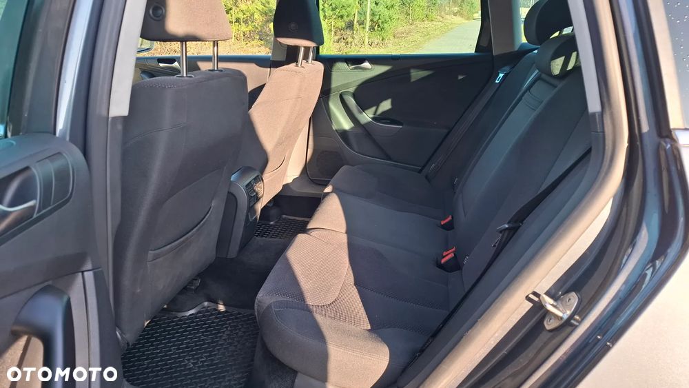 Volkswagen Passat 2.0 TDI Comfortline DSG - 16