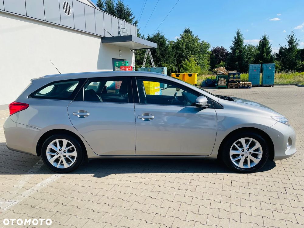 Toyota Auris 1.6 Valvematic Executive - 5