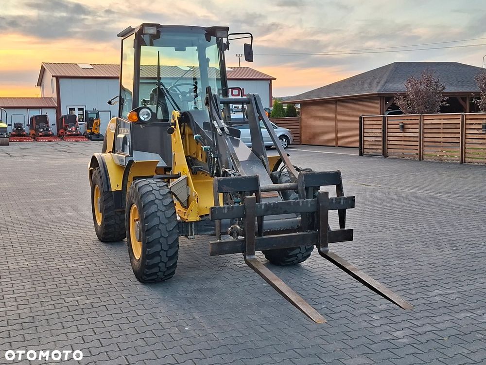 New Holland W70B z Niemiec Łyżka otwierana+Widły - 7