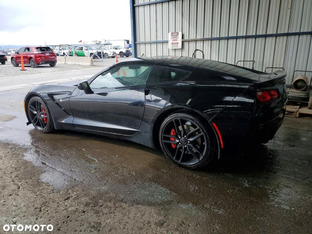 Chevrolet Corvette - 2