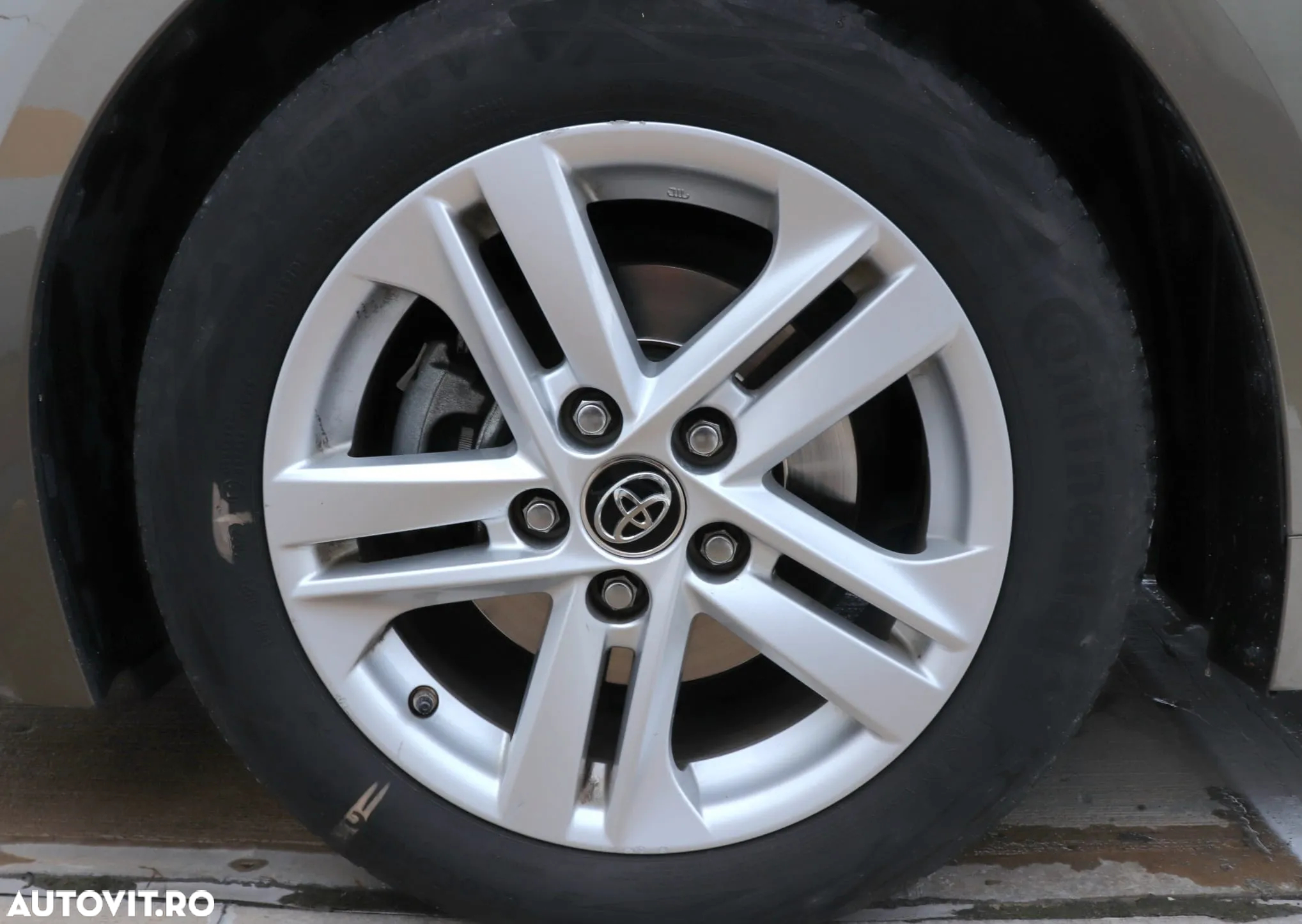 Toyota Corolla 1.8 Hybrid Comfort - 36
