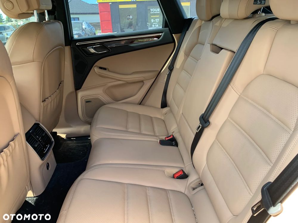 Porsche Macan T PDK - 10