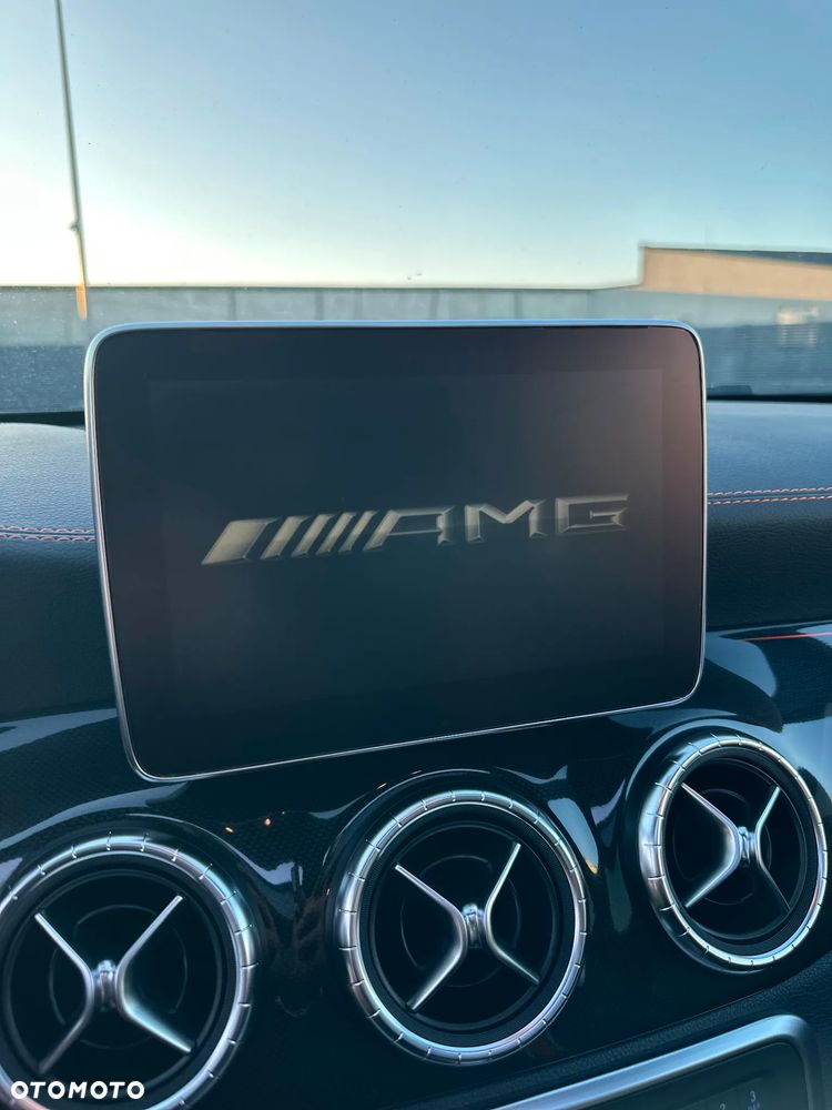 Mercedes-Benz CLA AMG 45 4-Matic - 16