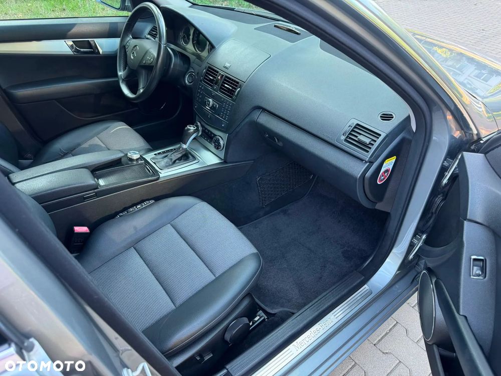 Mercedes-Benz Klasa C 320 CDI DPF 4Matic 7G-TRONIC Avantgarde - 14