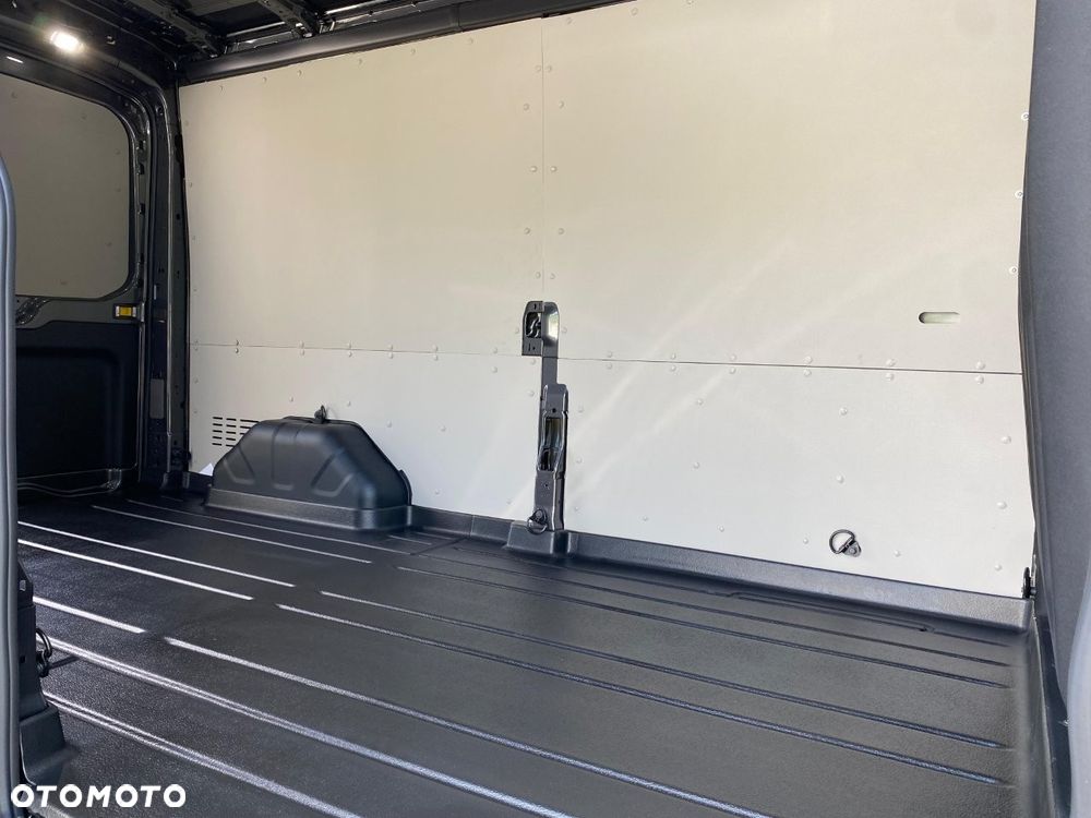 Ford Transit - 12
