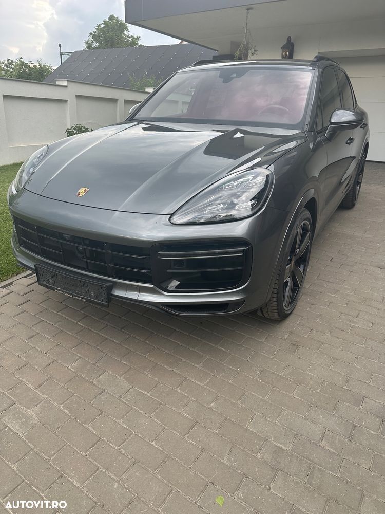 Porsche Cayenne Turbo - 1
