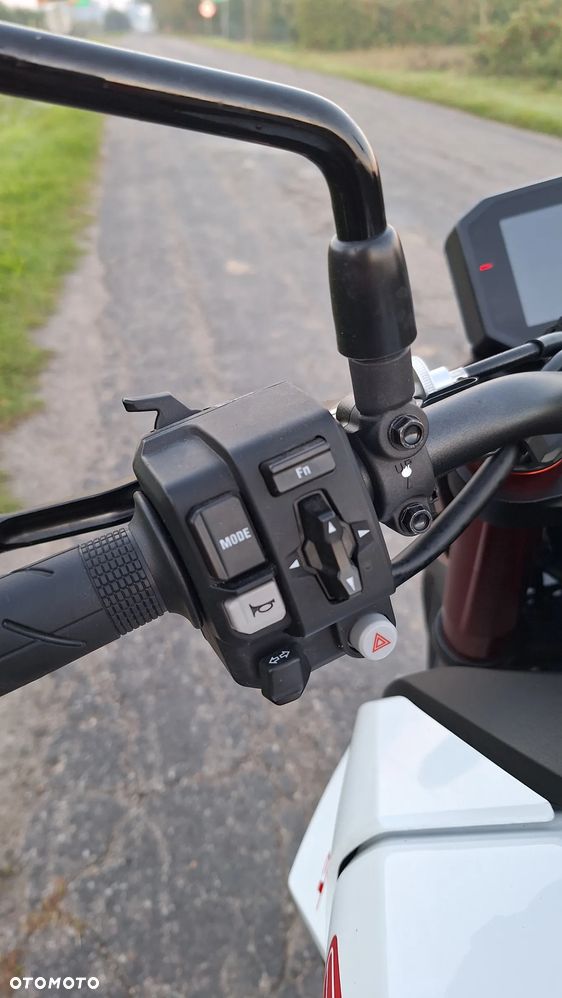 Honda Hornet - 24