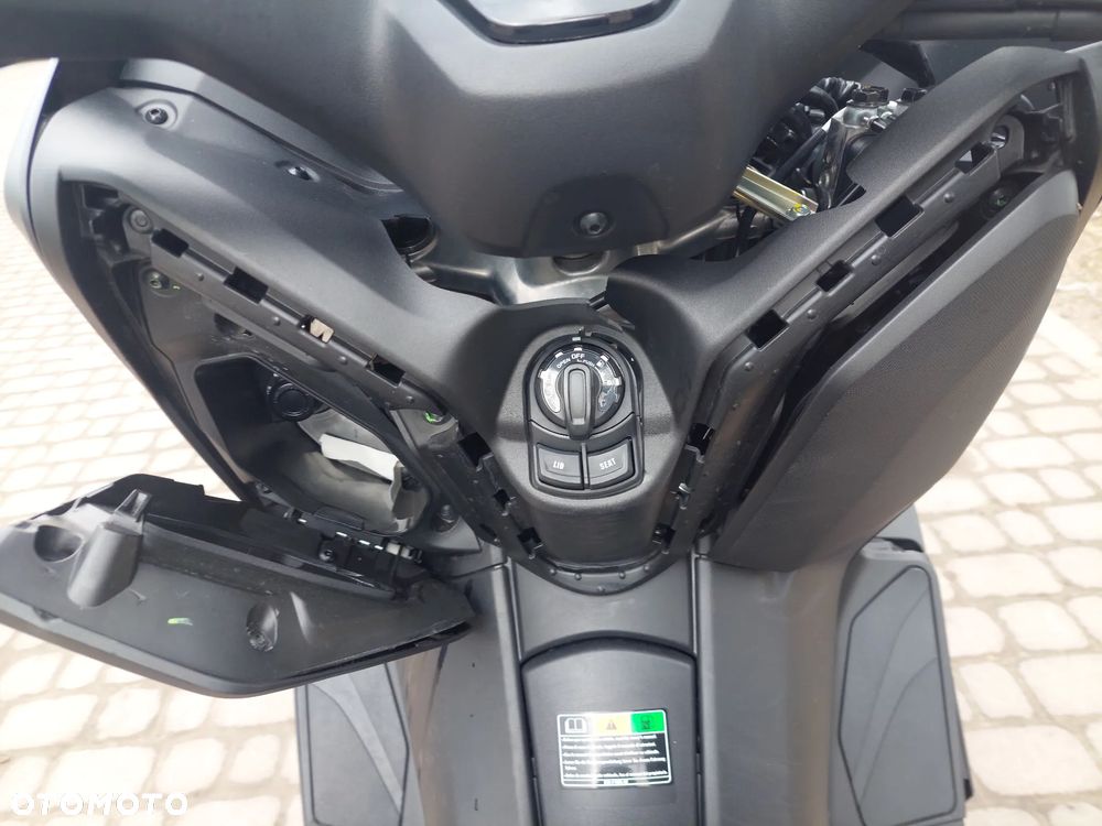Yamaha X-max - 13