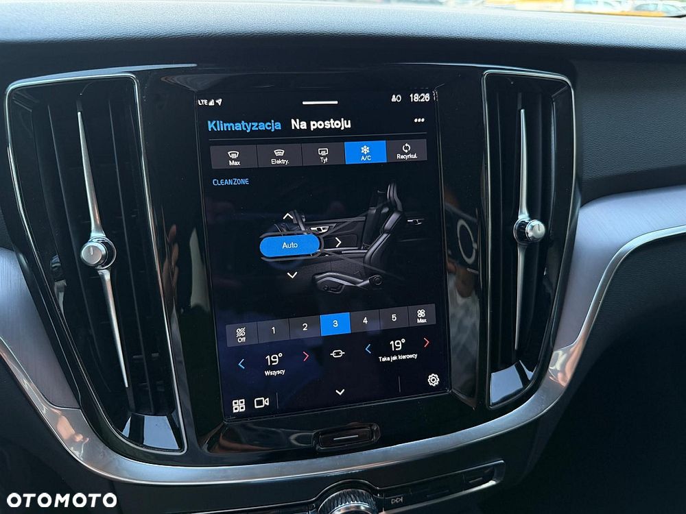 Volvo V60 B3 B Plus Dark - 19