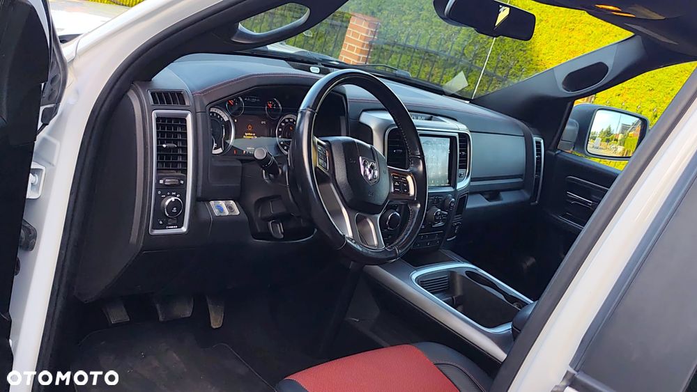 Dodge RAM 5.7 4x4 - 15