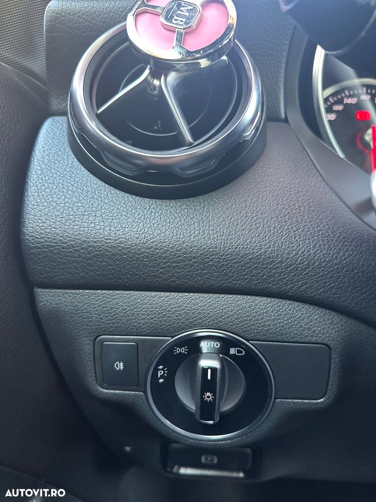 Mercedes-Benz GLA - 23