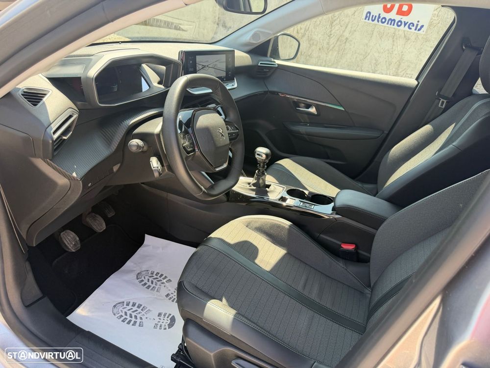 Peugeot 208 1.2 PureTech Allure - 8