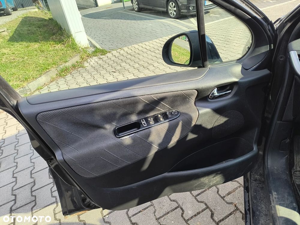 Peugeot 207 - 18