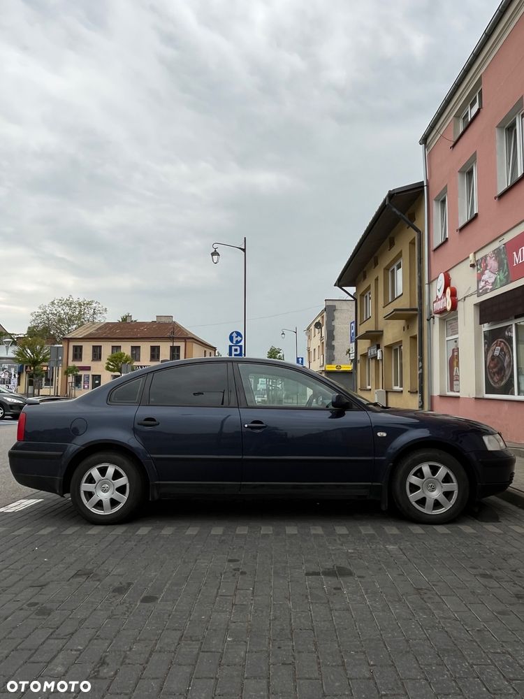 Volkswagen Passat 1.8 - 15