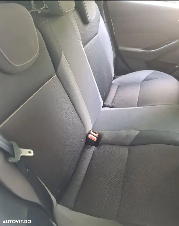 Ford Focus - 11