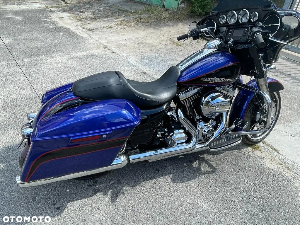 Harley-Davidson Touring Street Glide - 3