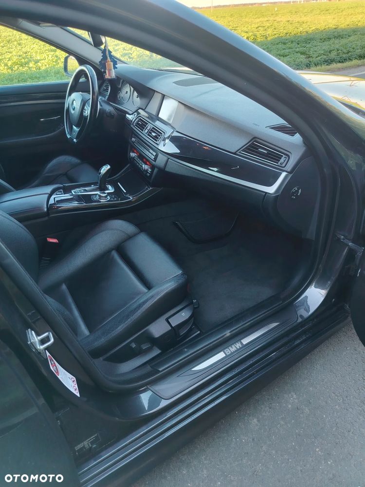 BMW Seria 5 525d xDrive - 7
