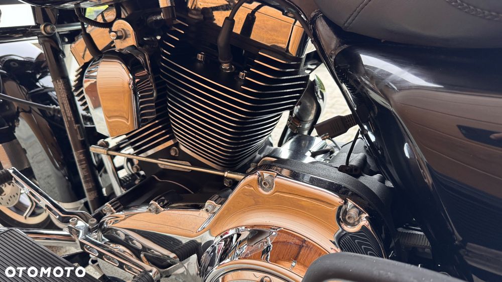 Harley-Davidson Touring Road King - 26