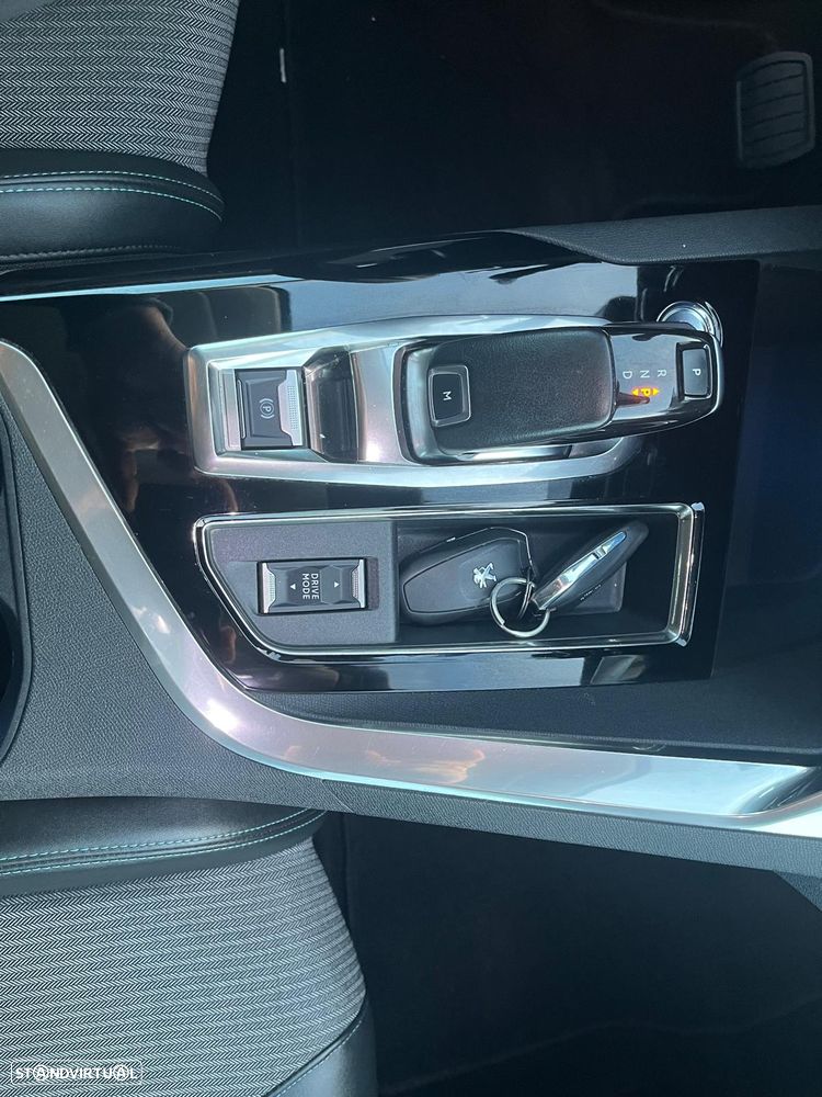 Peugeot 5008 BlueHDI 130 EAT8 Allure - 31