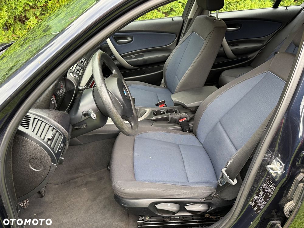 BMW Seria 1 116i - 24