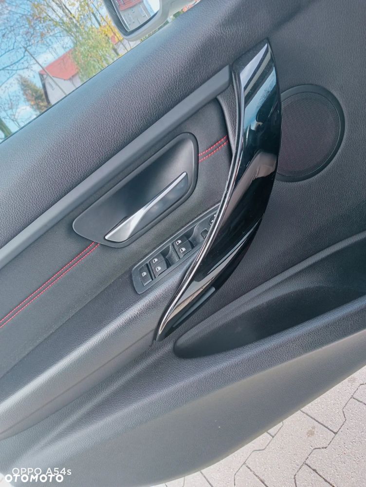 BMW Seria 3 320i Sport Line - 12