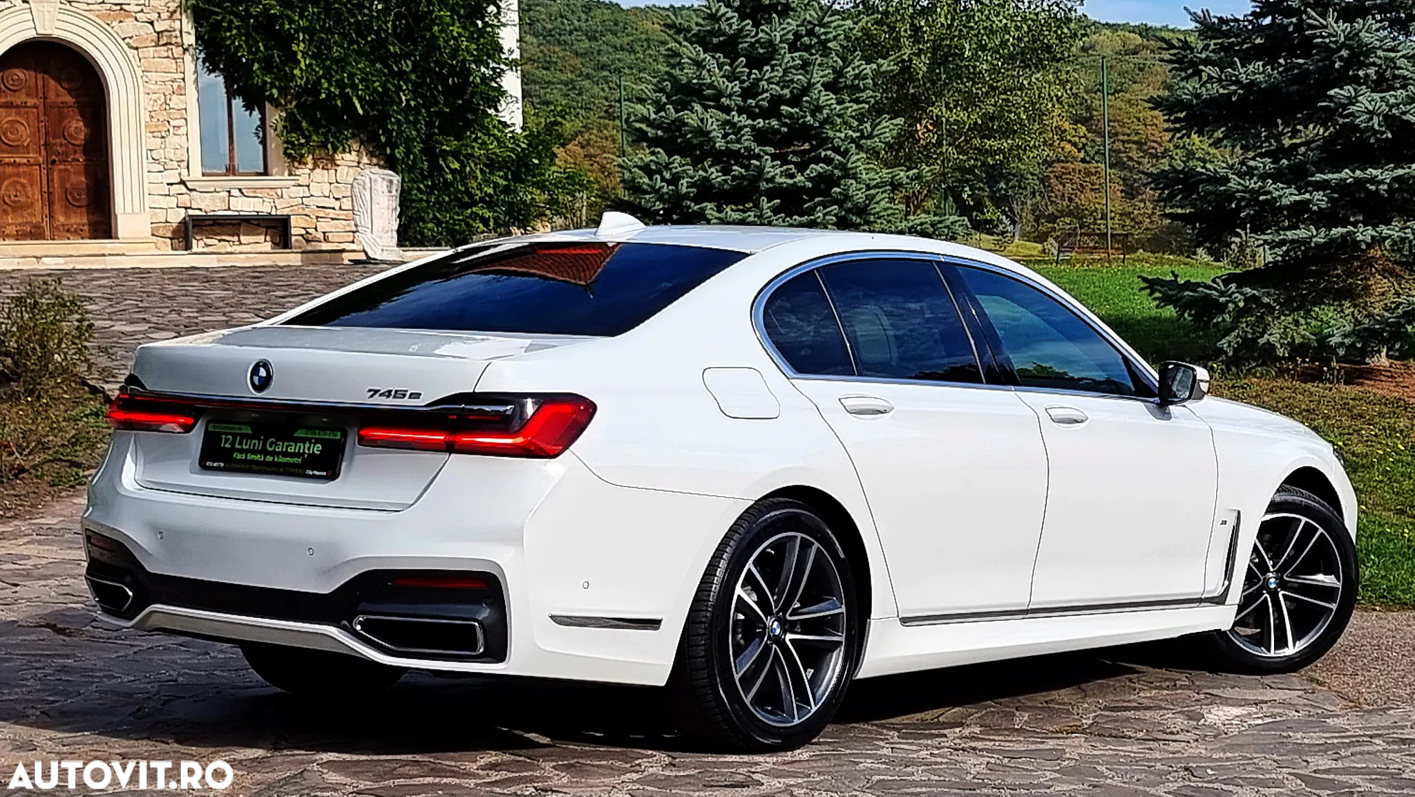 BMW Seria 7 745e - 28