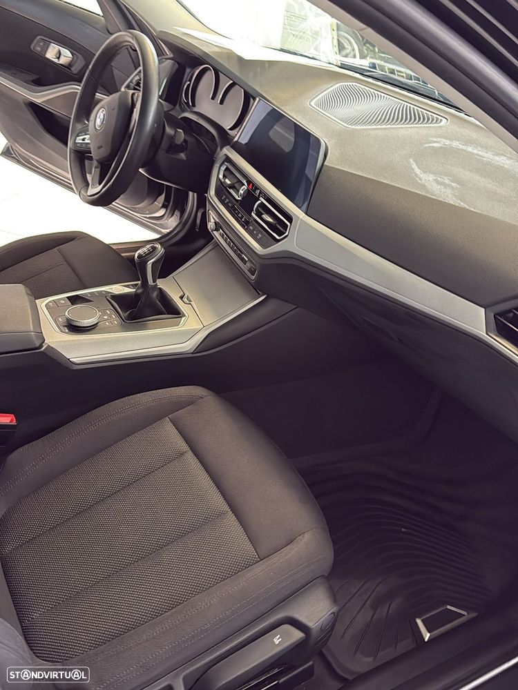 BMW 318 d Line Sport - 3