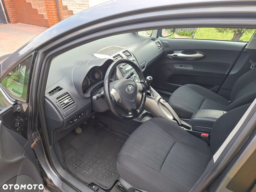 Toyota Auris 1.4 D-4D Terra - 9