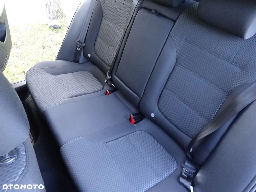 Volkswagen Jetta - 17