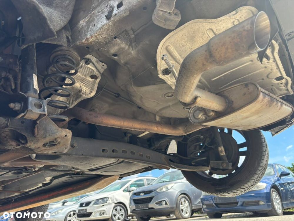 Volkswagen Golf 1.6 TDI DPF Trendline - 17