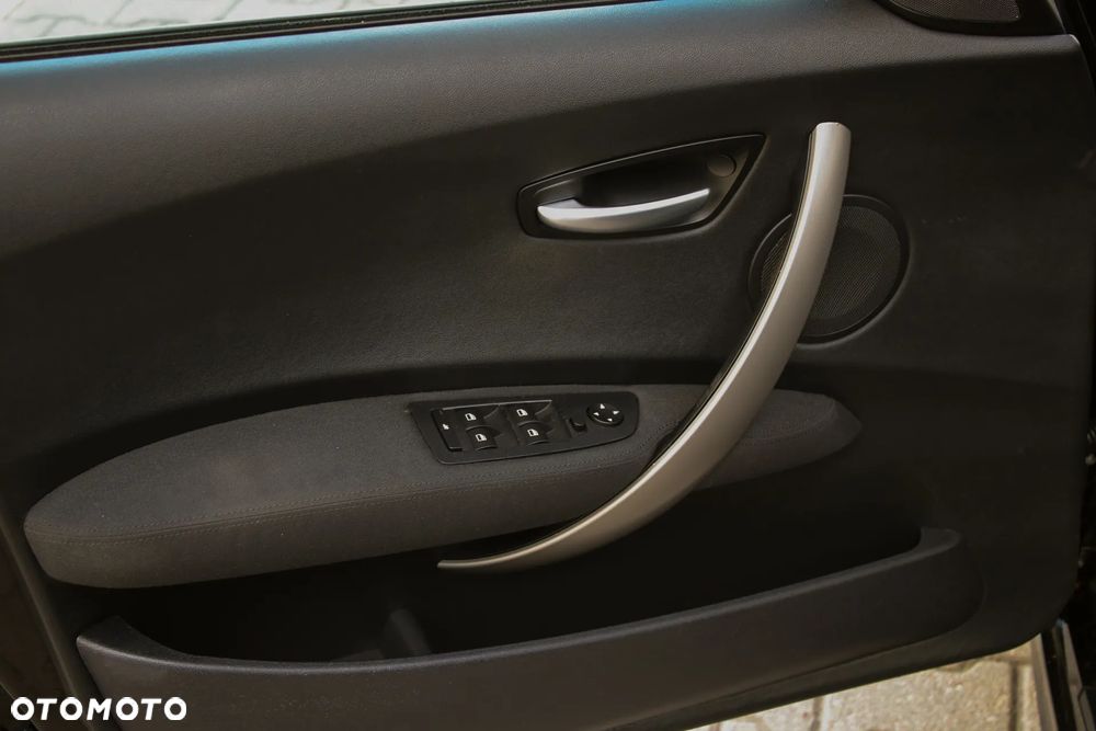 BMW Seria 1 120d DPF - 33