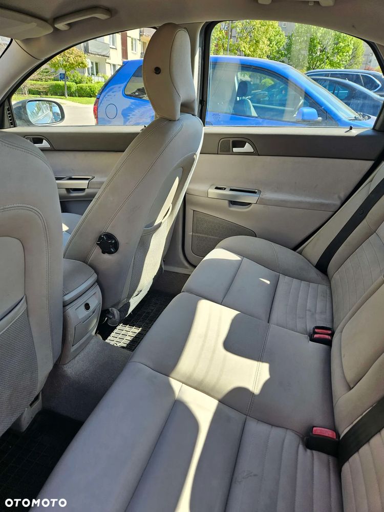 Volvo S40 1.8 - 12