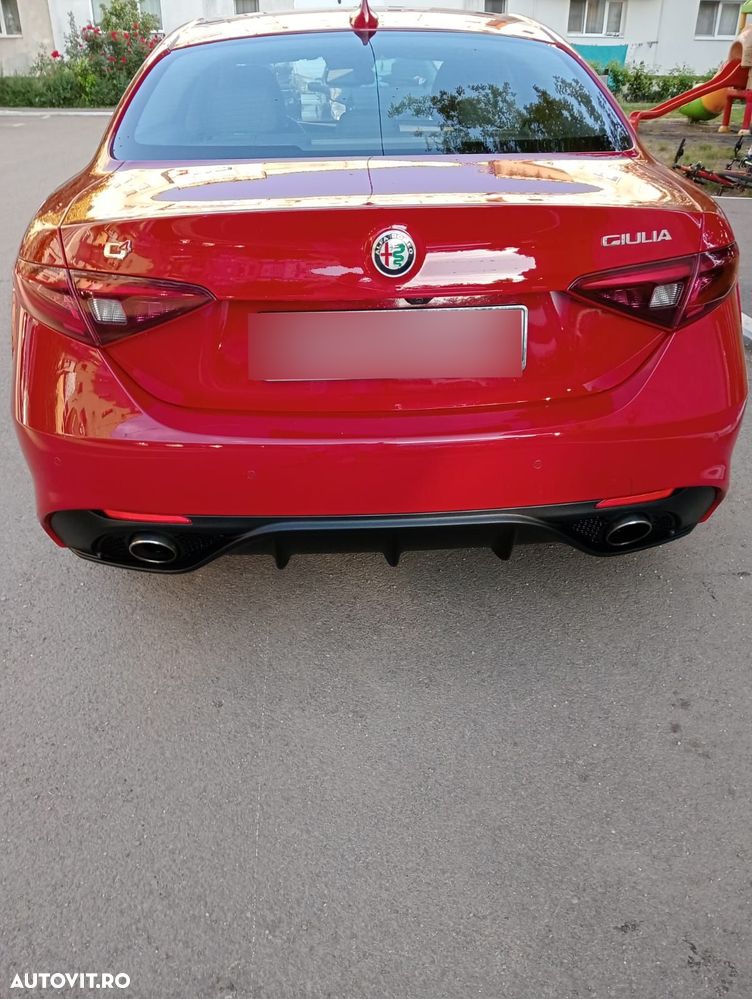 Alfa Romeo Giulia 2.0 Turbo AWD AT8 Veloce - 11