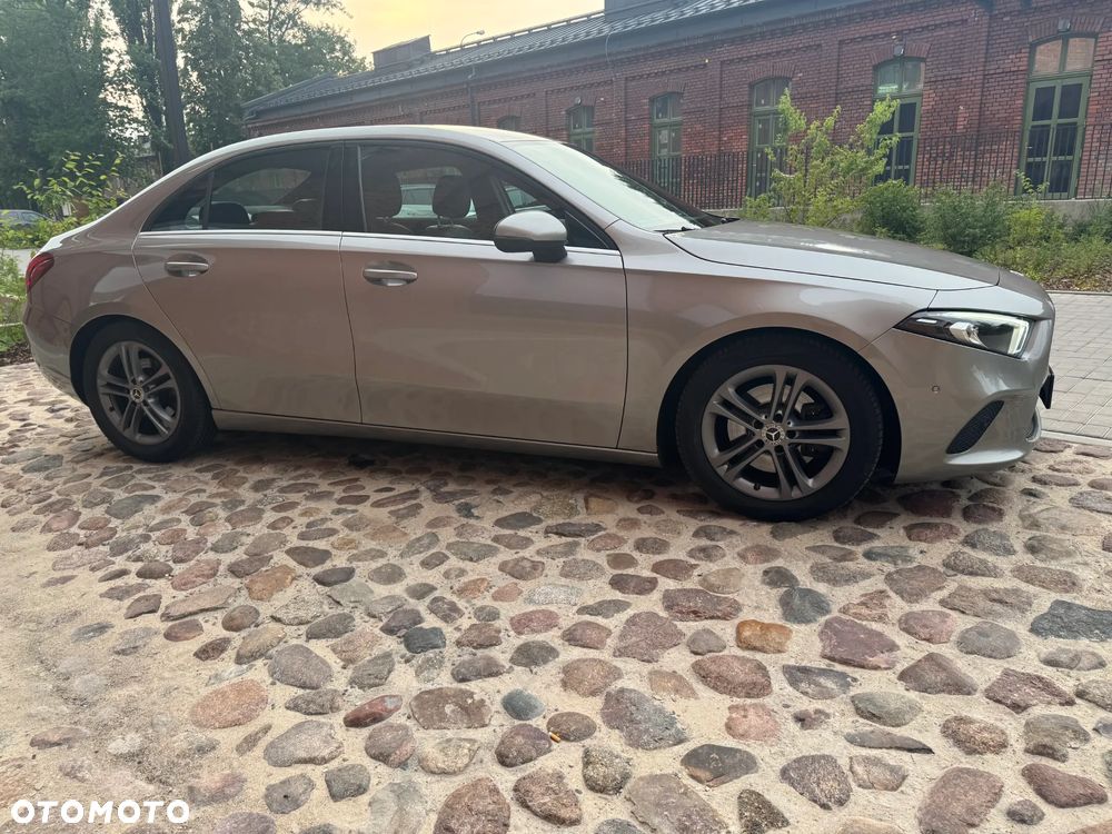 Mercedes-Benz Klasa A 220 4-Matic Progressive 7G-DCT - 3